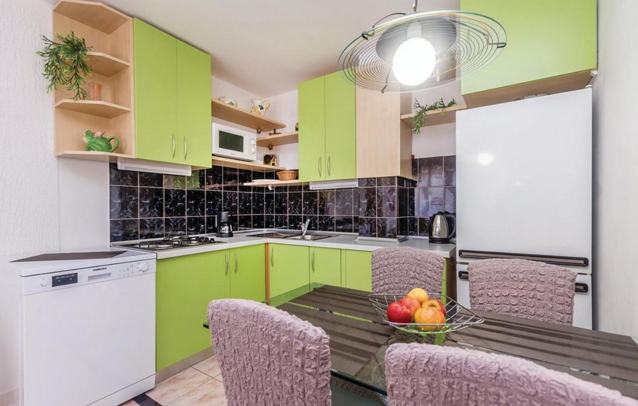 Apartments Paola Karlobag Room photo