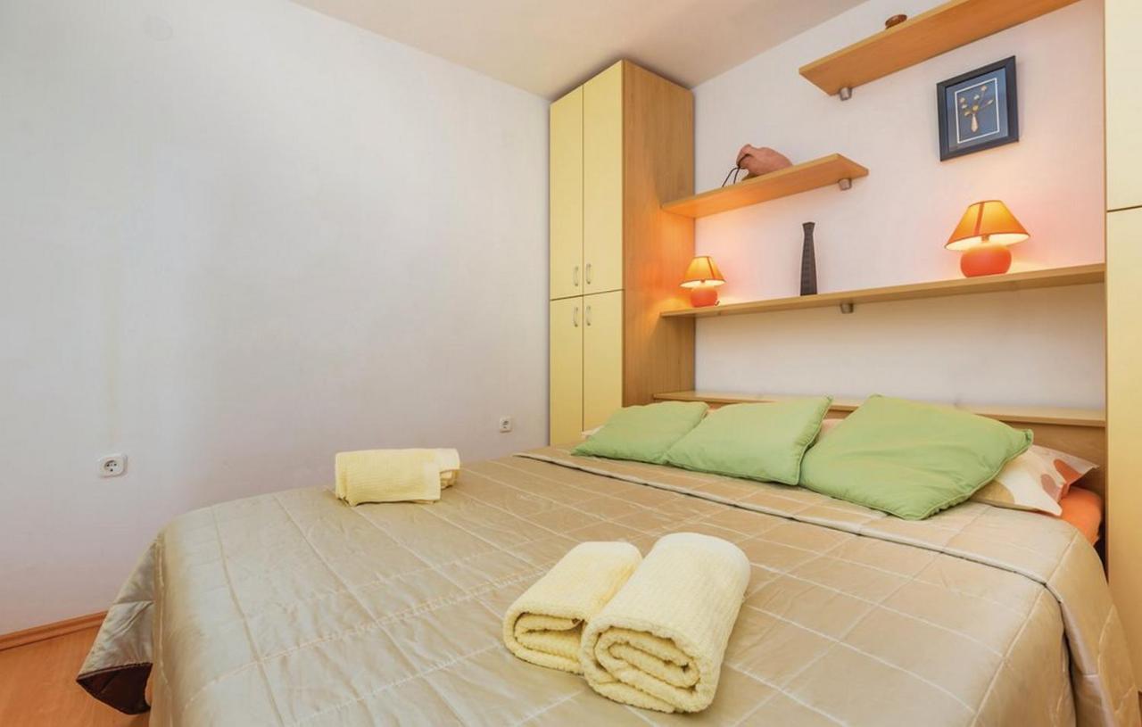 Apartments Paola Karlobag Room photo